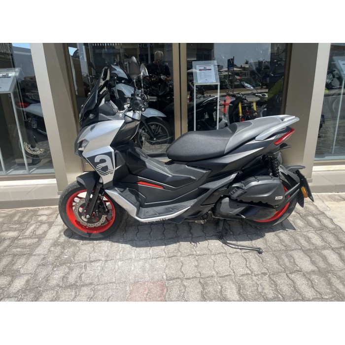 Aprilia SR GT 200 2022